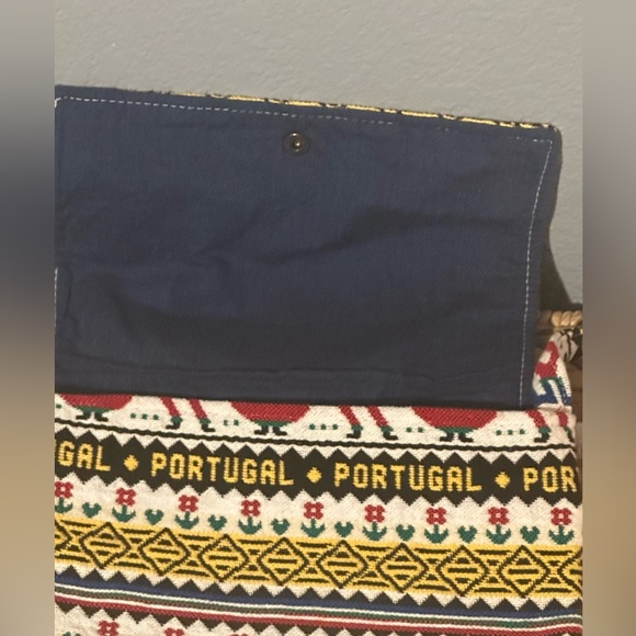 Portugal Shoulder Bag - Picture 7 of 8